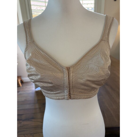 Playtex 18 Hour Front Close Wire-Free Bra 4695 Beige Nude 38D Comfort Support - Picture 1 of 9